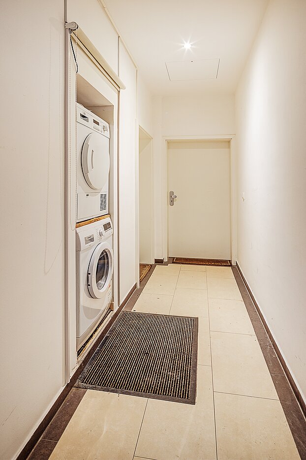 Плоский с 4 комнатами | München-Neuhausen | 70471 | Gemeinschaftsflur Blickrichtung Eingang