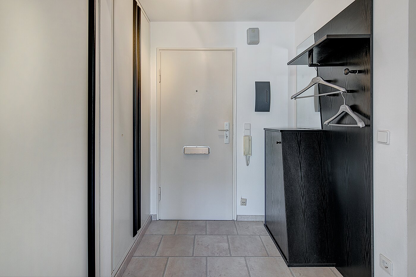 Apartment с 1 комнатная | München-Feldmoching | 70484 | Flur mit Garderobe
