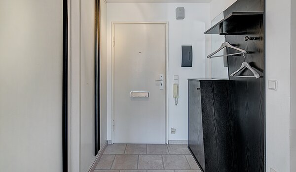 Apartment с 1 комнатная | München-Feldmoching | 70484 | Flur mit Garderobe