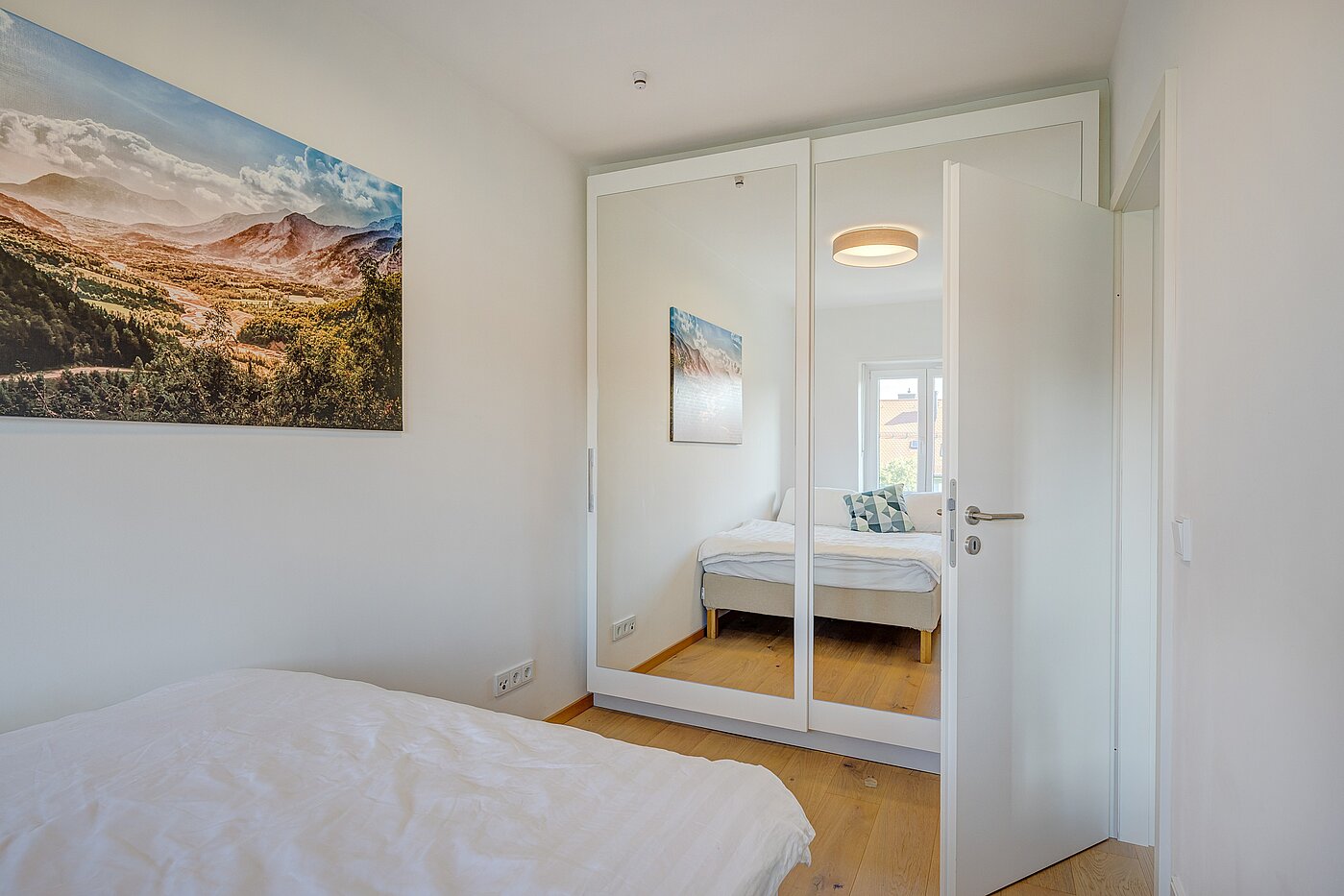 Apartment с 1 комнатная | München-Schwabing | 70198 | Kleiderschrank mit Stauraum
