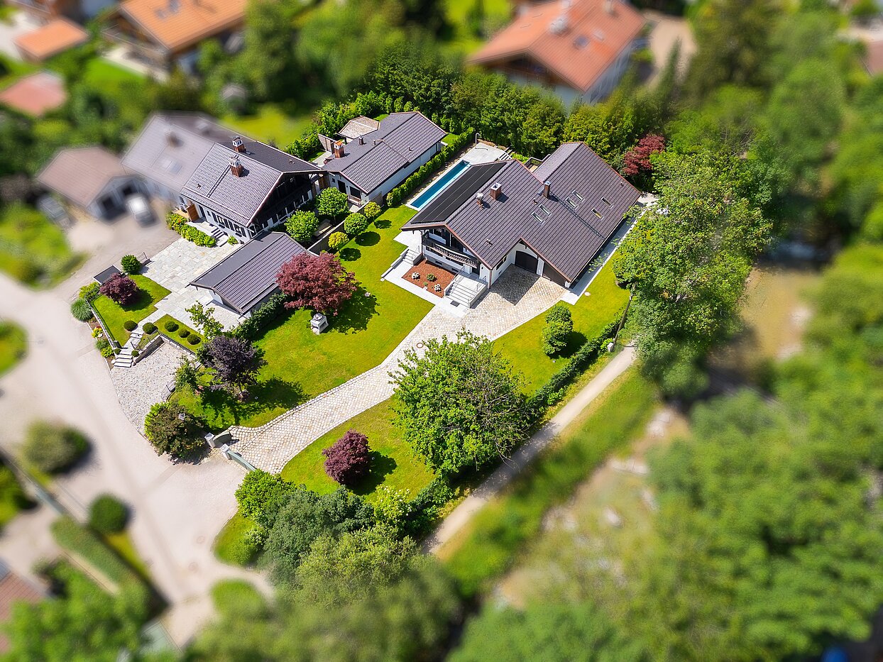 Особое свойство с 15 комнатами | Bad Wiessee | 701591 | Gesamtanwesen