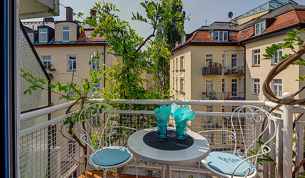 Квартира в многоэтажно доме с 2 комнатами | München-Schwabing | 70434 | ...mit Balkon und...