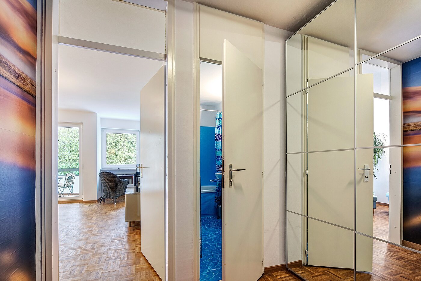 Квартира в многоэтажно доме с 1.5 комнатами | München-Sendling-Westpark | 2207ML4 | ...mit Spiegelschrank