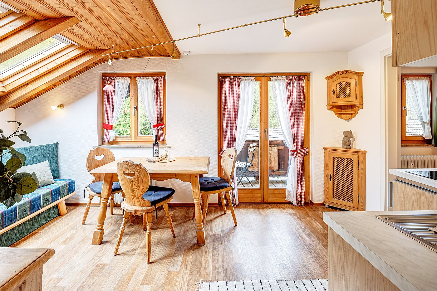 Мансардная квартира с 2 комнатами | Bad Wiessee | 70017 | Eingang zur Wohnung