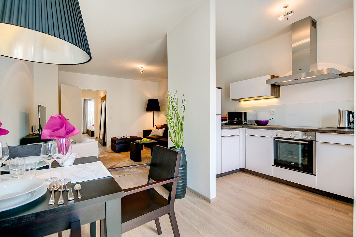 Квартира в многоэтажно доме с 2 комнатами | München-Maxvorstadt | 70023 | Geschmackvolle Küche...
