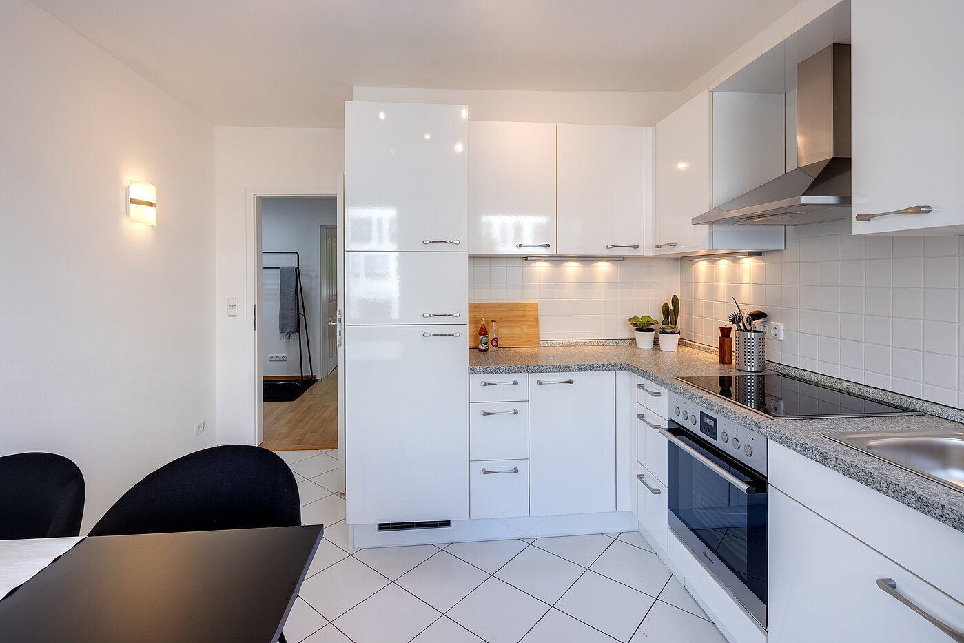 Квартира в многоэтажно доме с 3 комнатами | München-Obergiesing | 70028 | ...Einbauküche und neuen...