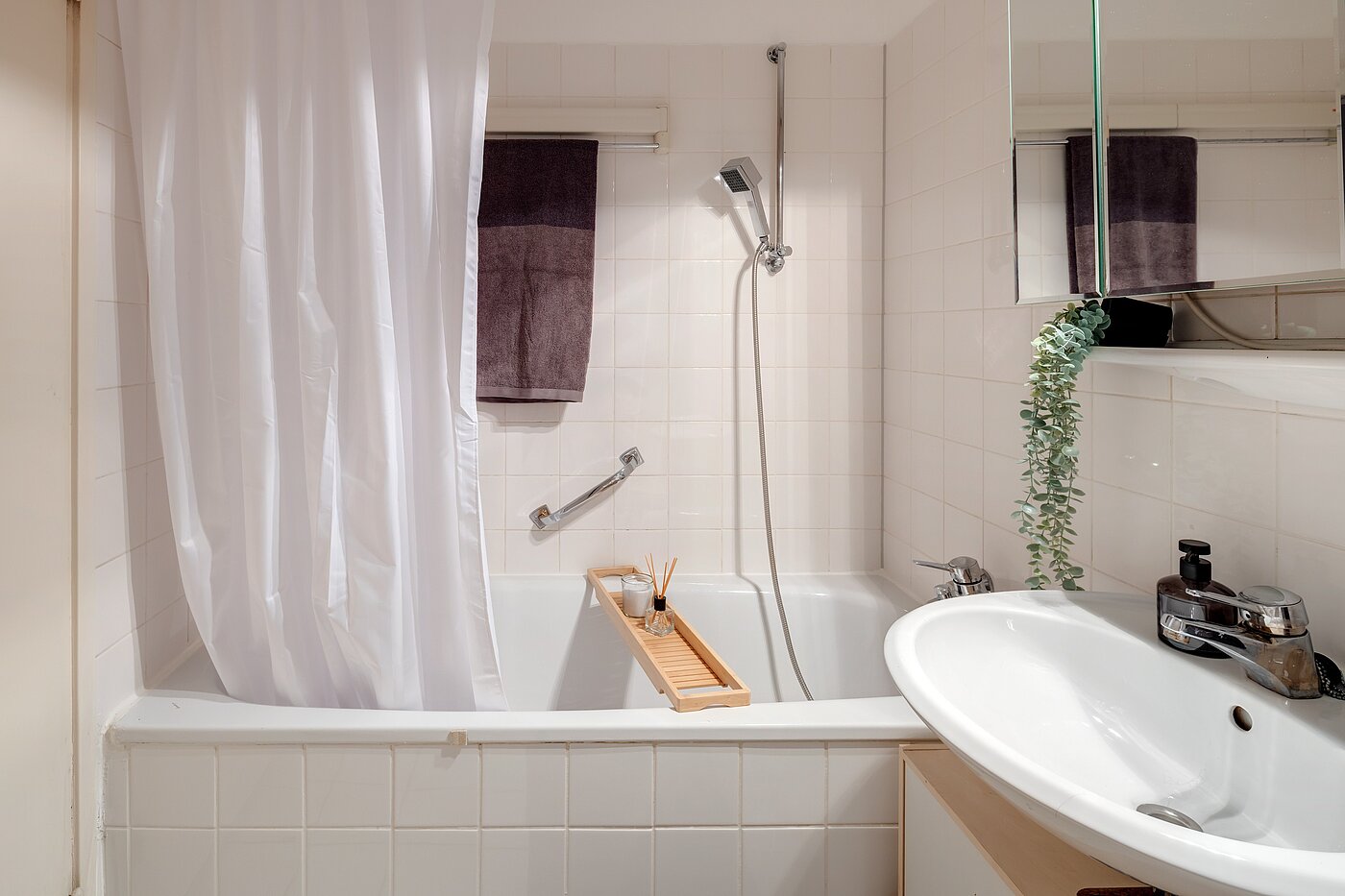 Квартира в многоэтажно доме с 2 комнатами | München-Sendling-Westpark | 2204ML2 | ...mit Badewanne