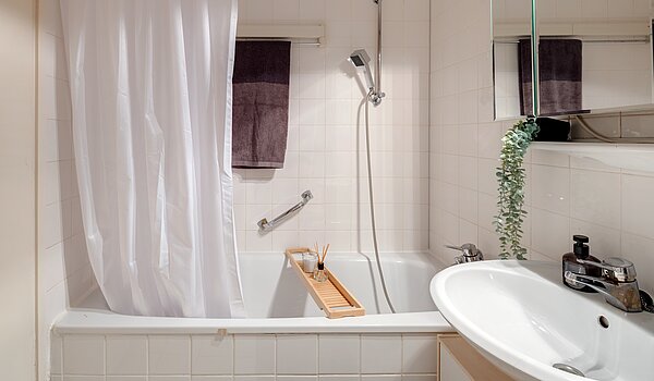 Квартира в многоэтажно доме с 2 комнатами | München-Sendling-Westpark | 2204ML2 | ...mit Badewanne