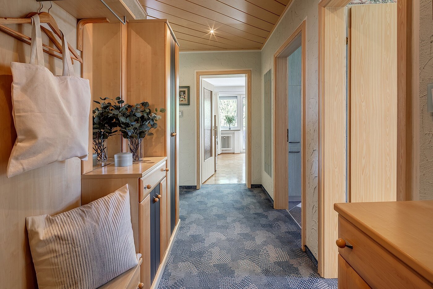 Квартира в многоэтажно доме с 2 комнатами | München-Ramersdorf | 1812ML2 | Großzügige Diele mit...