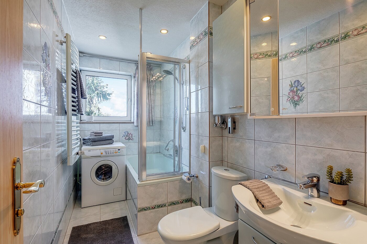Квартира в многоэтажно доме с 2 комнатами | München-Ramersdorf | 1812ML2 | ...Bad mit viel Platz