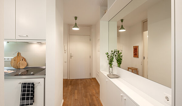 Квартира в многоэтажно доме с 2 комнатами | München-Solln | 70418 | Flur Blickrichtung Eingang