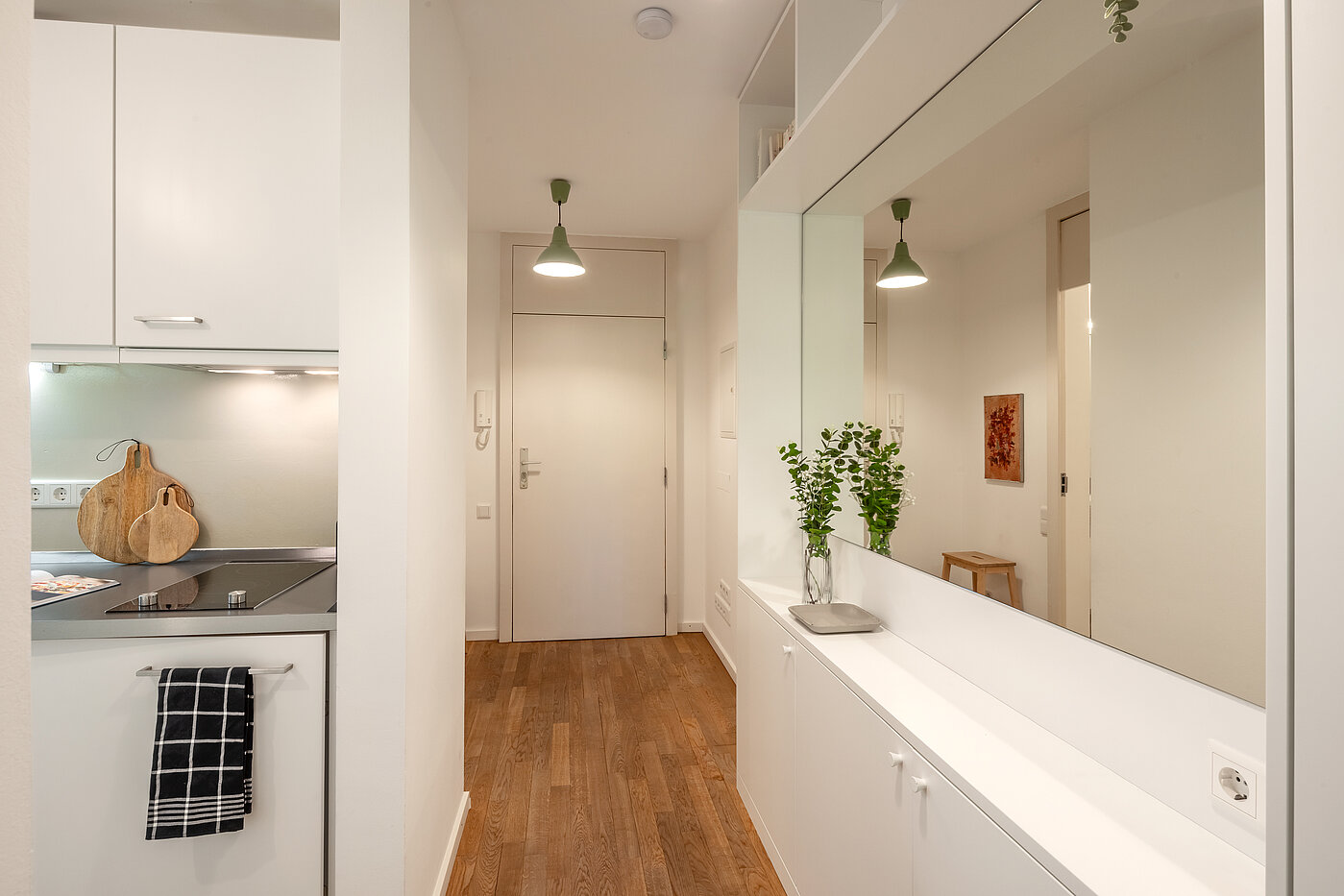 Квартира в многоэтажно доме с 2 комнатами | München-Solln | 70418 | Flur Blickrichtung Eingang