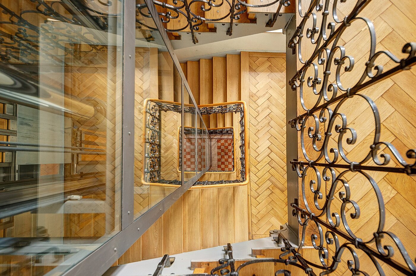 Квартира в многоэтажно доме с 5 комнатами | München-Au | 2009ML3 | Ursprungliches Treppenhaus...