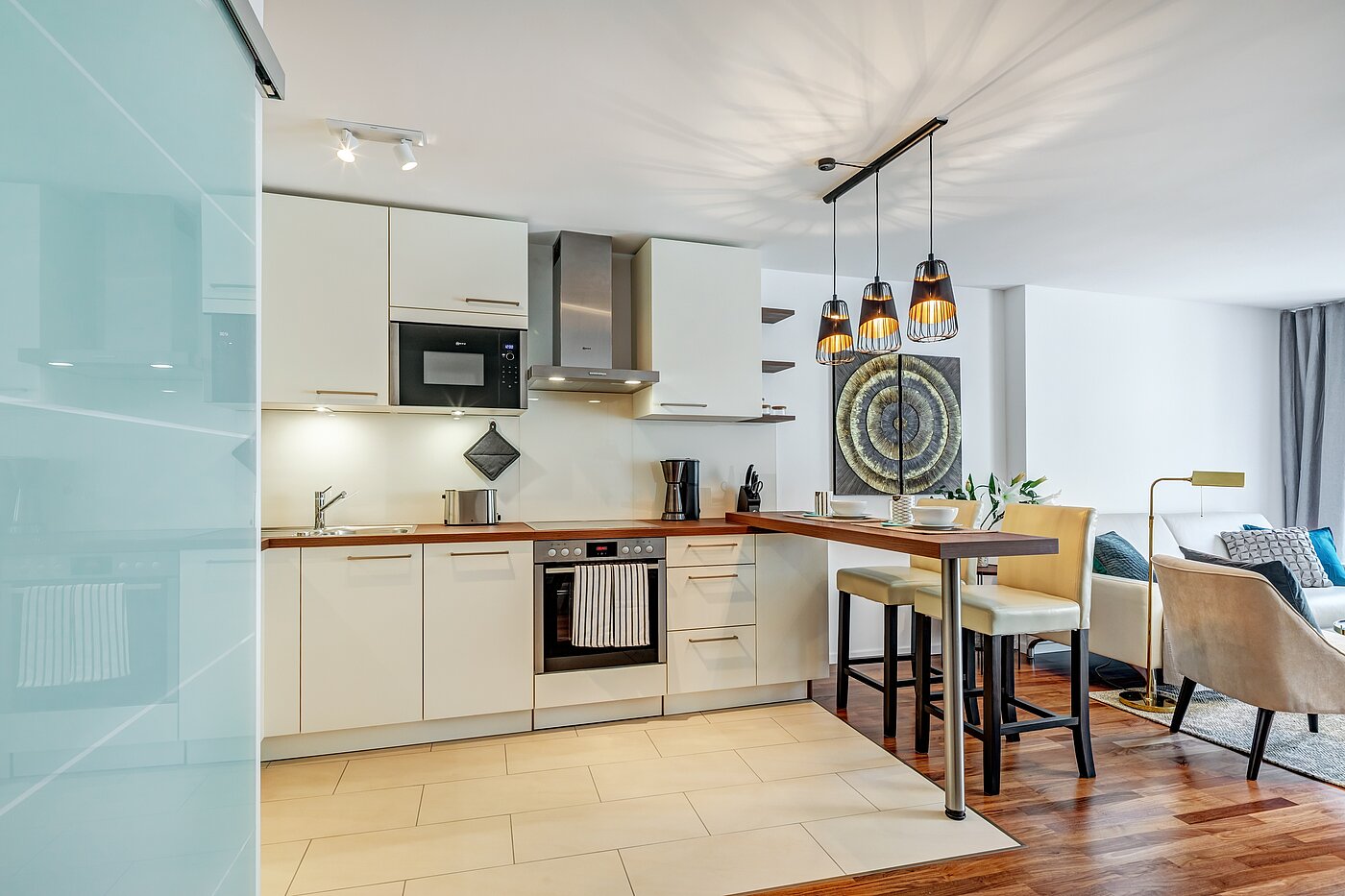 Квартира в многоэтажно доме с 2 комнатами | München-Schwabing | 70434 | Offene Küche mit...