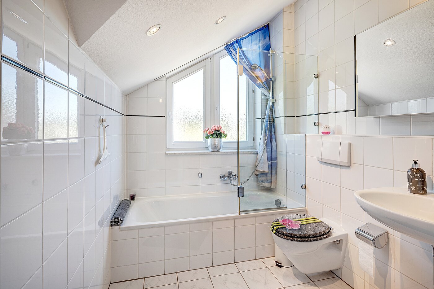 Квартира в многоэтажно доме с 2 комнатами | Neubiberg | 70129 | ...Fenster