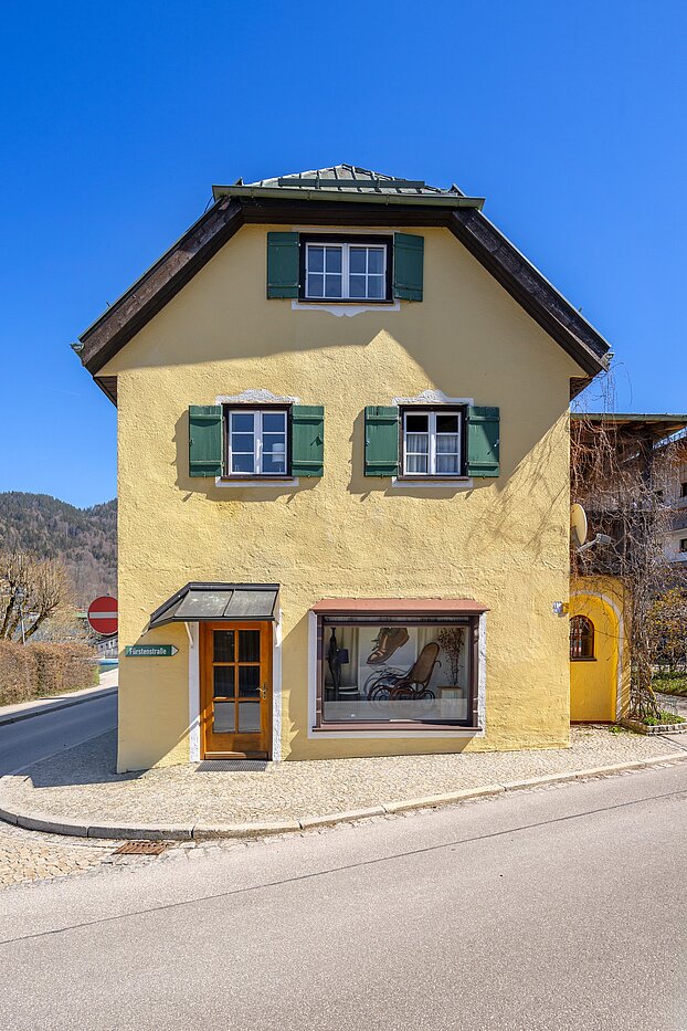 Mehrfamilienhaus с 11 комнатами | Rottach-Egern | 70215 | Ansicht von Westen.