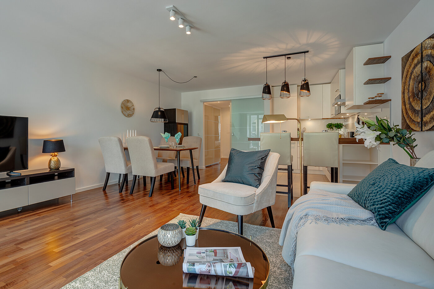 Квартира в многоэтажно доме с 2 комнатами | München-Schwabing | 70434 | Exklusiv und...