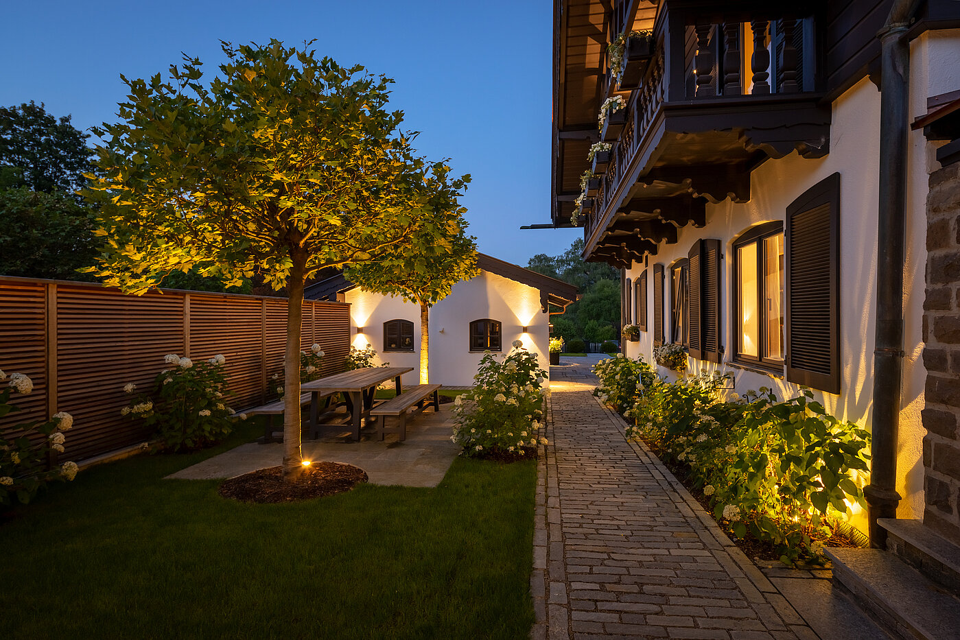 Особое свойство с 15 комнатами | Bad Wiessee | 701592 | Chalet II Innenhof