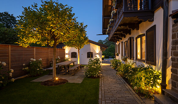 Особое свойство с 15 комнатами | Bad Wiessee | 701592 | Chalet II Innenhof