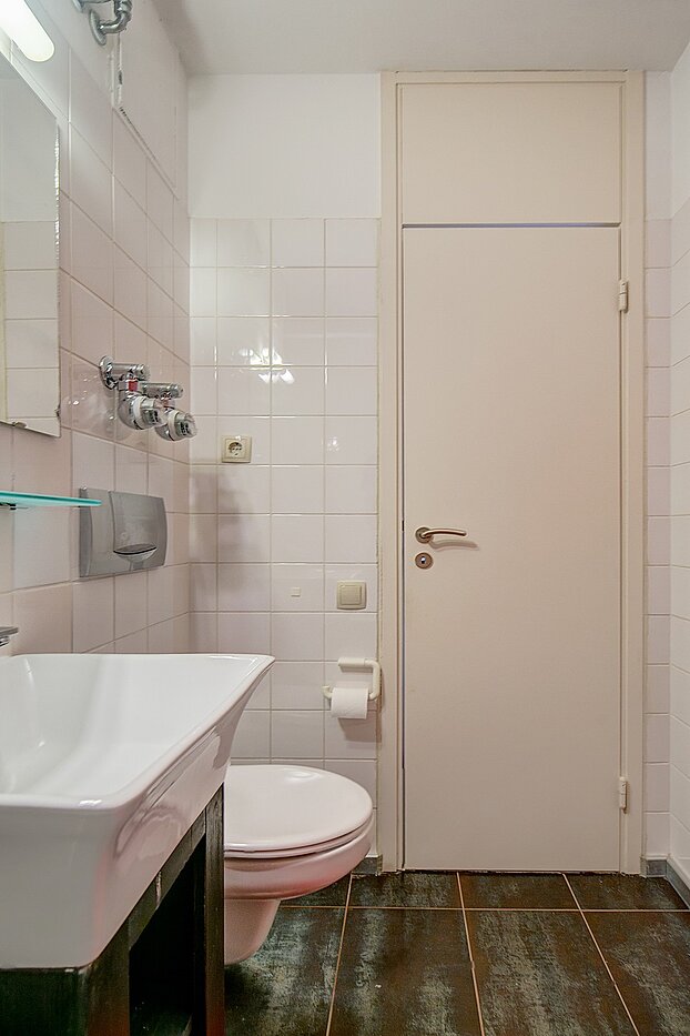 Квартира в многоэтажно доме с 1 комнатная | München-Schwabing | 70079 | Bad...