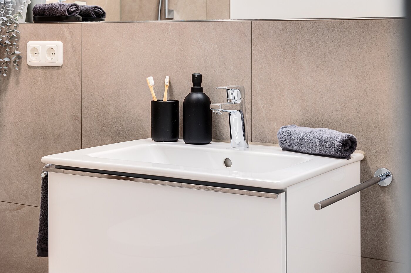 Квартира в многоэтажно доме с 3 комнатами | München-Oberföhring | 70246 | ...hochwertiges Bad...