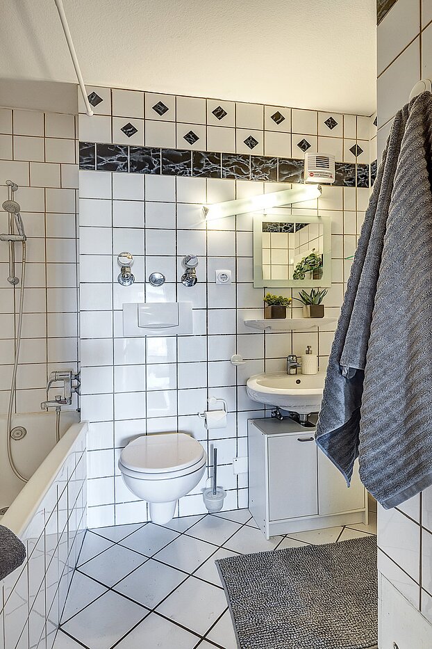 Квартира в многоэтажно доме с 1 комнатная | München-Schwabing | 2109ML1 | Deckenhoch gefliestes ...