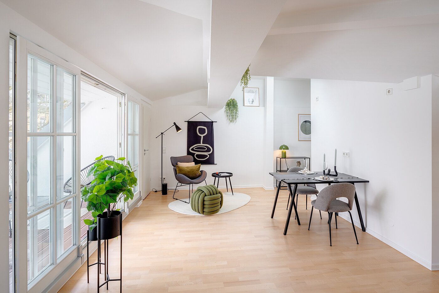 Мансардная квартира с 1 комнатная | München-Sendling | 700402 | Heller Wohn-/Essbereich