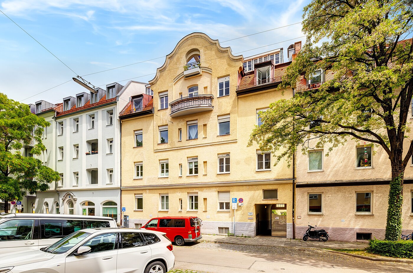 Квартира в многоэтажно доме с 1 комнатная | München-Neuhausen | 70235 | Ansicht von der Straße aus