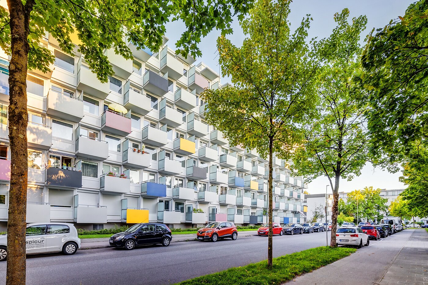 Квартира в многоэтажно доме с 1 комнатная | München-Bogenhausen | 70264 | Ansicht von der Daphnestraße. aus