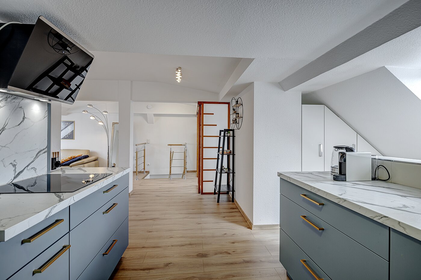 Мансардная квартира с 4.5 комнатами | München-Ludwigsvorstadt | 70461 | Wohnen / Essen
