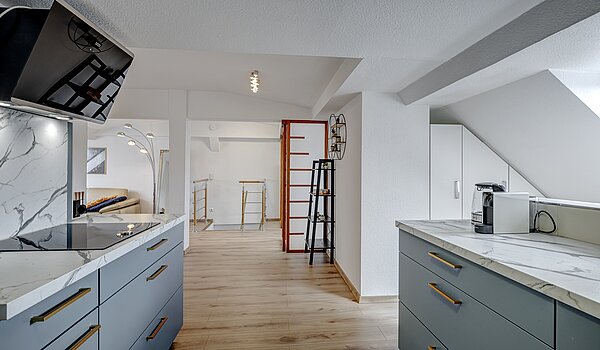 Мансардная квартира с 4.5 комнатами | München-Ludwigsvorstadt | 70461 | Wohnen / Essen