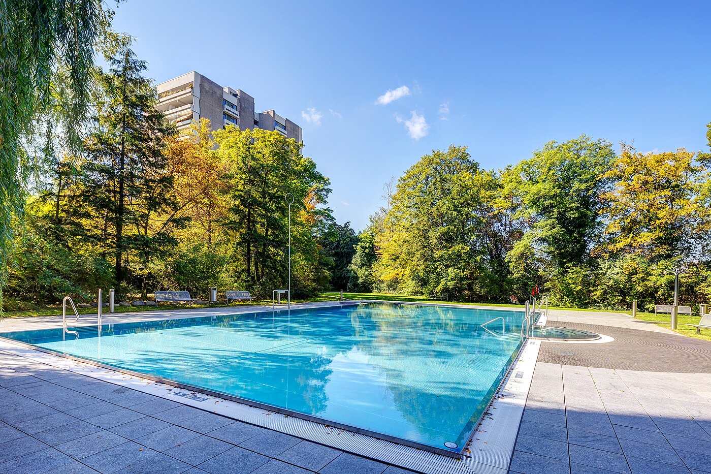 Квартира в многоэтажно доме с 1 комнатная | München-Solln | 700901 | ...Schwimmbad