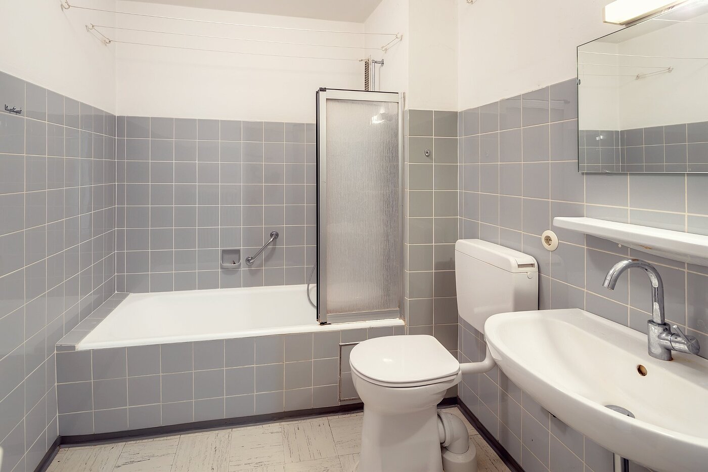 Квартира в многоэтажно доме с 4 комнатами | München-Hadern | 2003ML2 | Bad mit Badewanne