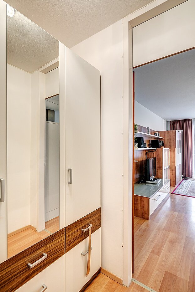 Квартира в многоэтажно доме с 1 комнатная | München-Berg am Laim | 2207ML6 | ...mit Garderobenschrank