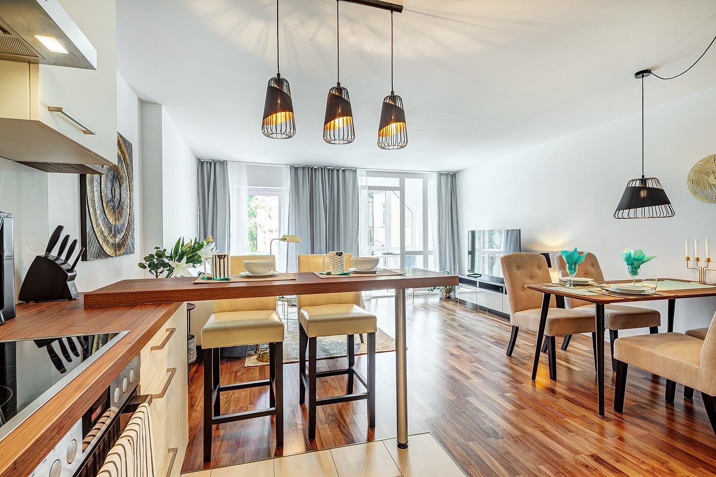 Квартира в многоэтажно доме с 2 комнатами | München-Schwabing | 70434 | ...und Frühstückstheke...