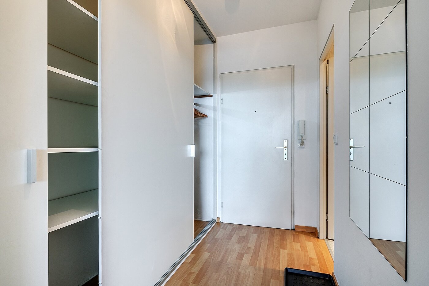 Квартира в многоэтажно доме с 1 комнатная | München-Moosach | 1903ML3 | Mit Einbauschrank