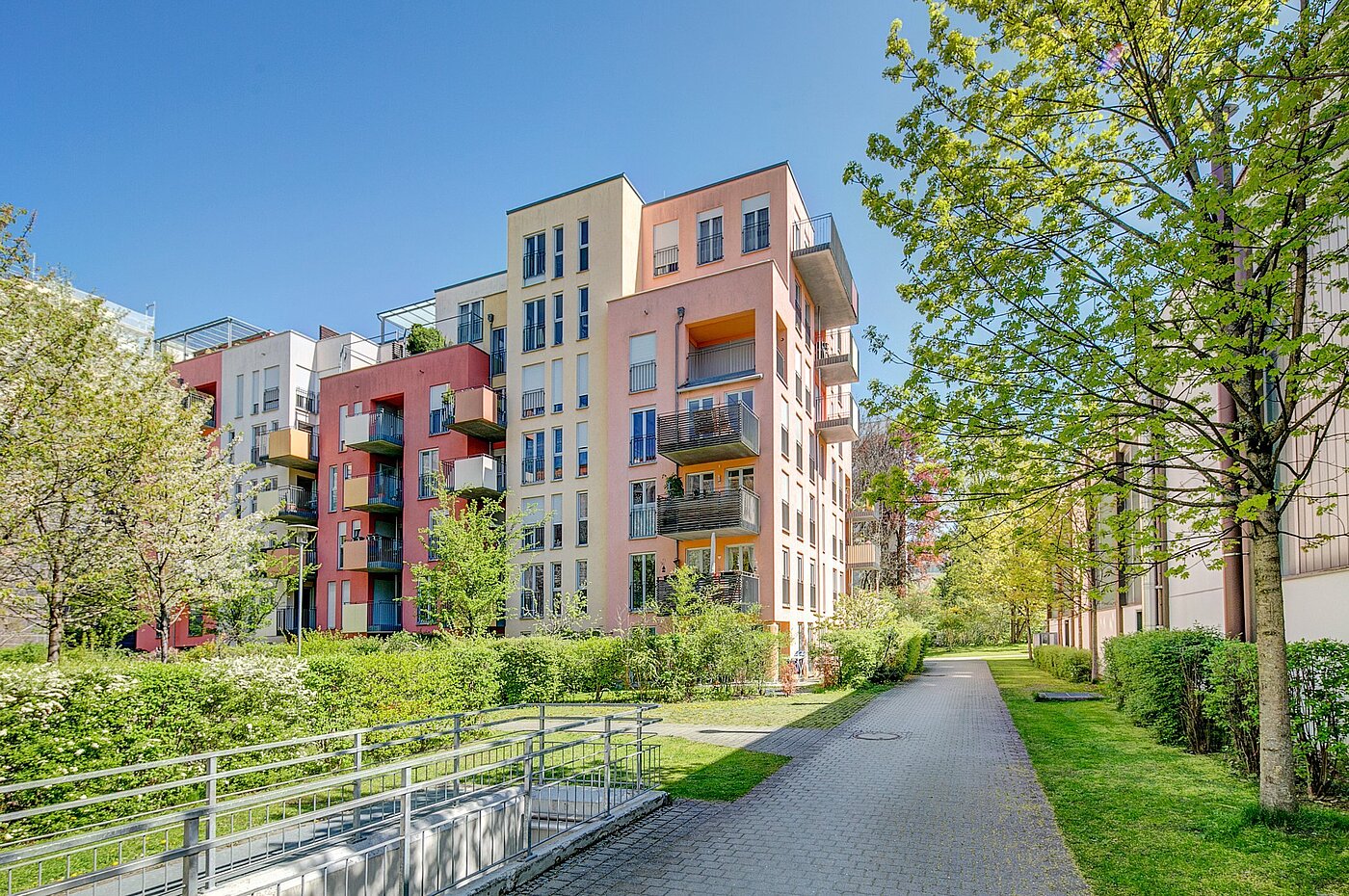 Плоский с 1.5 комнатами | München-Ramersdorf | 2004ML6 | Blick von Westen