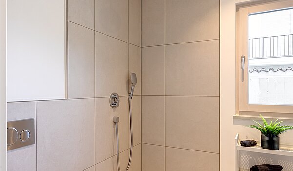 Terrassenwohnung с 2 комнатами | München-Harlaching | 70372 | Begehbare Dusche