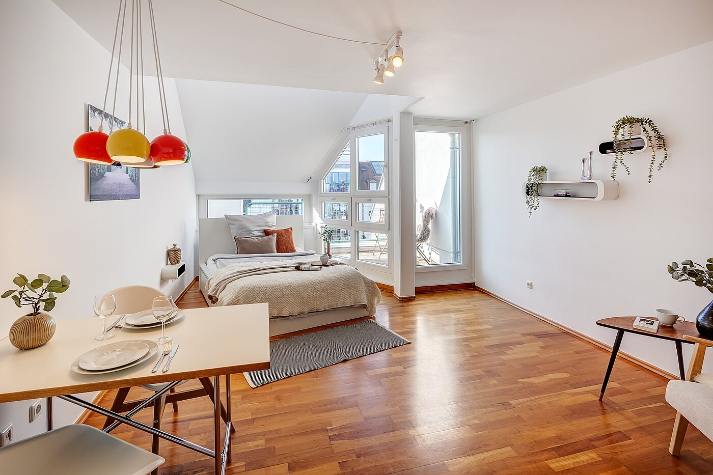 Квартира в многоэтажно доме с 1 комнатная | München-Maxvorstadt | 70165 | Gemütlicher Wohn-/Essbereich