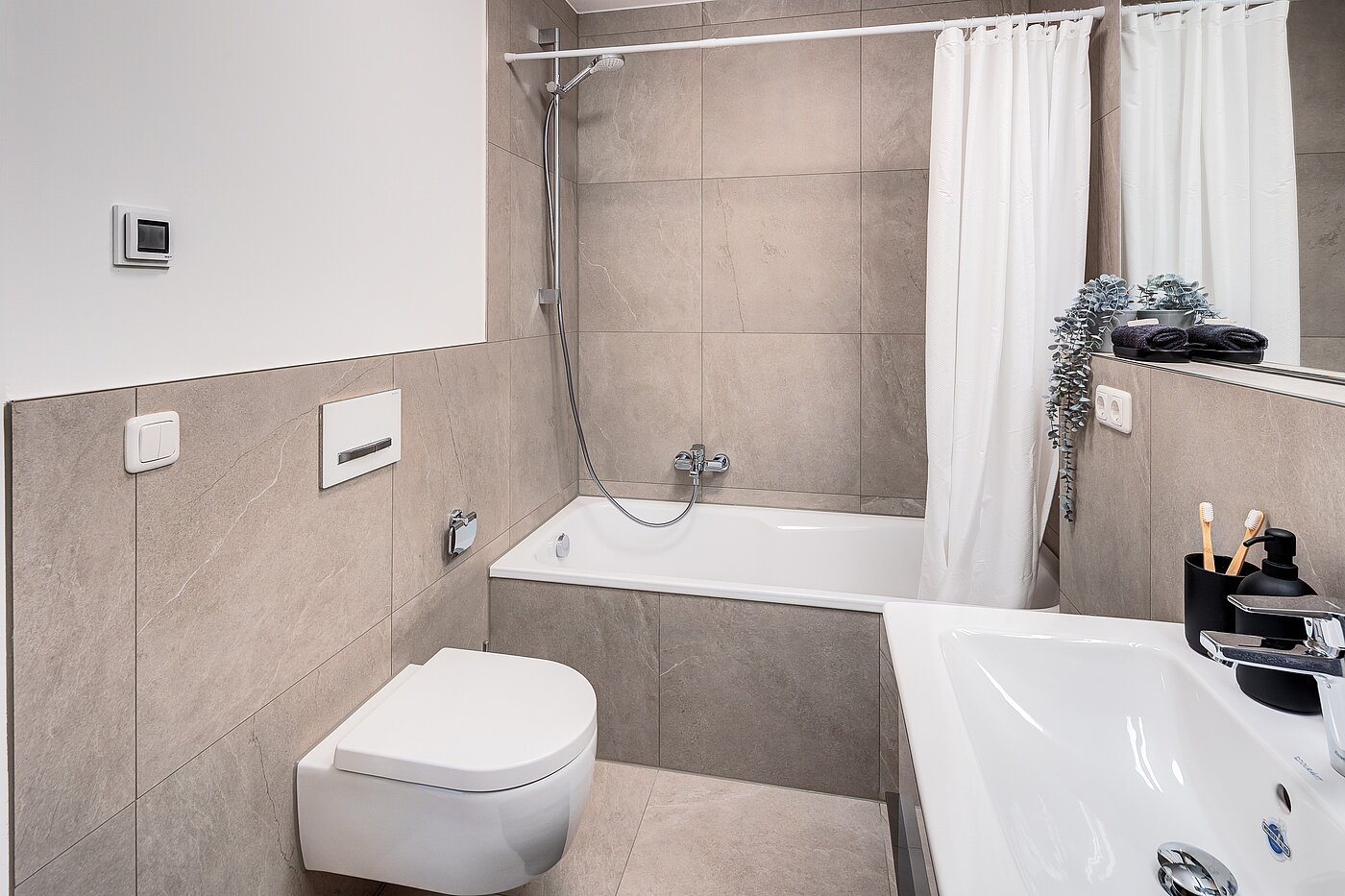 Квартира в многоэтажно доме с 3 комнатами | München-Oberföhring | 70246 | Komplett erneuertes...