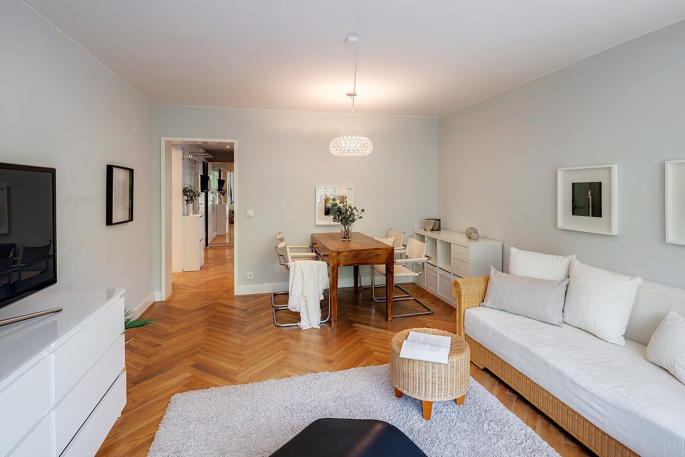 Квартира в многоэтажно доме с 2 комнатами | München-Thalkirchen | 2204ML5 | ...mit Vintage-Design-Klassikern