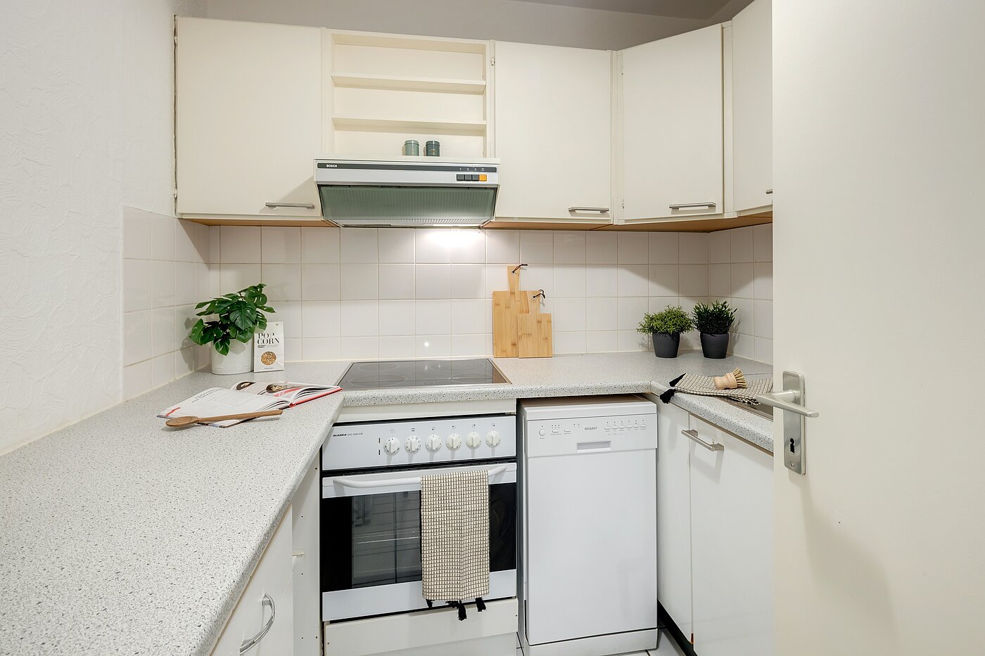 Квартира в многоэтажно доме с 2 комнатами | München-Sendling-Westpark | 2204ML2 | ...mit reichlich Stauraum