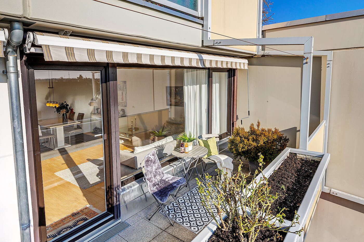 Квартира в многоэтажно доме с 3 комнатами | Unterschleißheim | 70003 | ...und großem Balkon