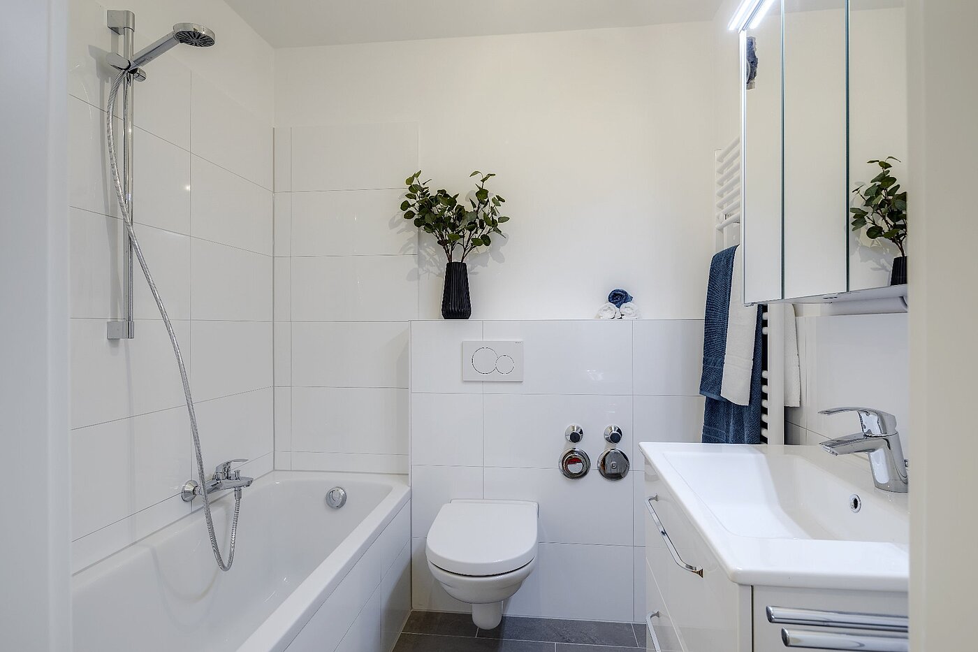 Квартира в многоэтажно доме с 3 комнатами | München-Neuhausen | 1803D7 | Bad