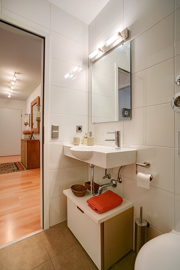 Квартира в многоэтажно доме с 3 комнатами | München-Au | 2003ML17 | Modernes Gäste-WC