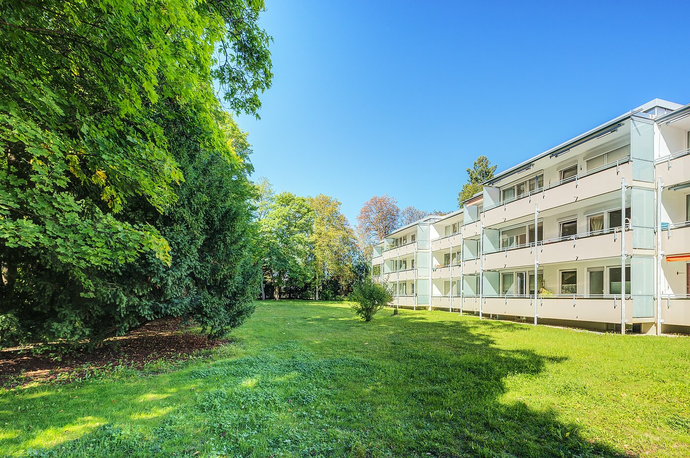 Квартира в многоэтажно доме с 3.5 комнатами | 70284 | Parkähnliches Grundstück