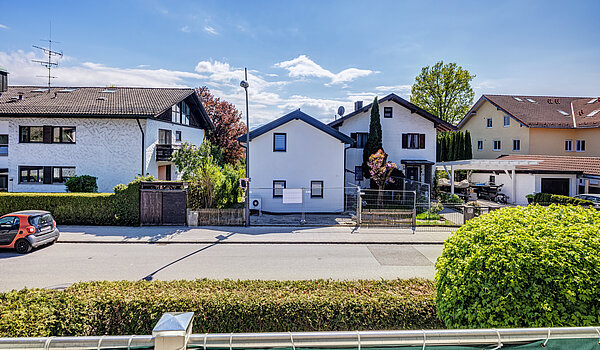 Квартира в многоэтажно доме с 3.5 комнатами | Bad Aibling | 70442 | Blick vom Südbalkon