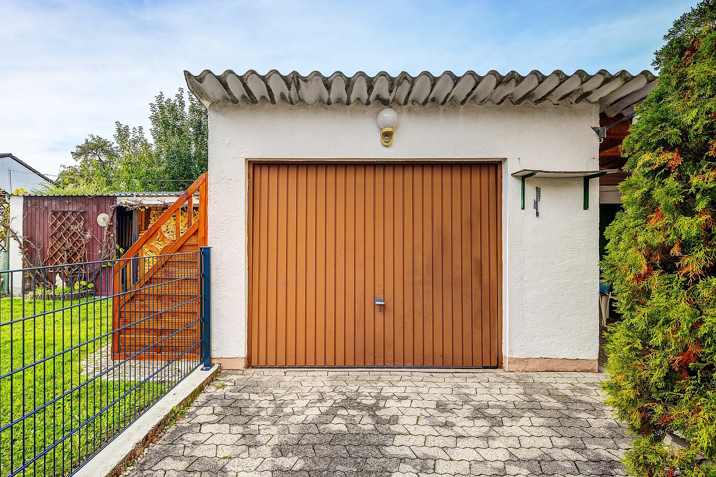 Особняк с 6 комнатами | Unterschleißheim | 2209ML7 | Garage