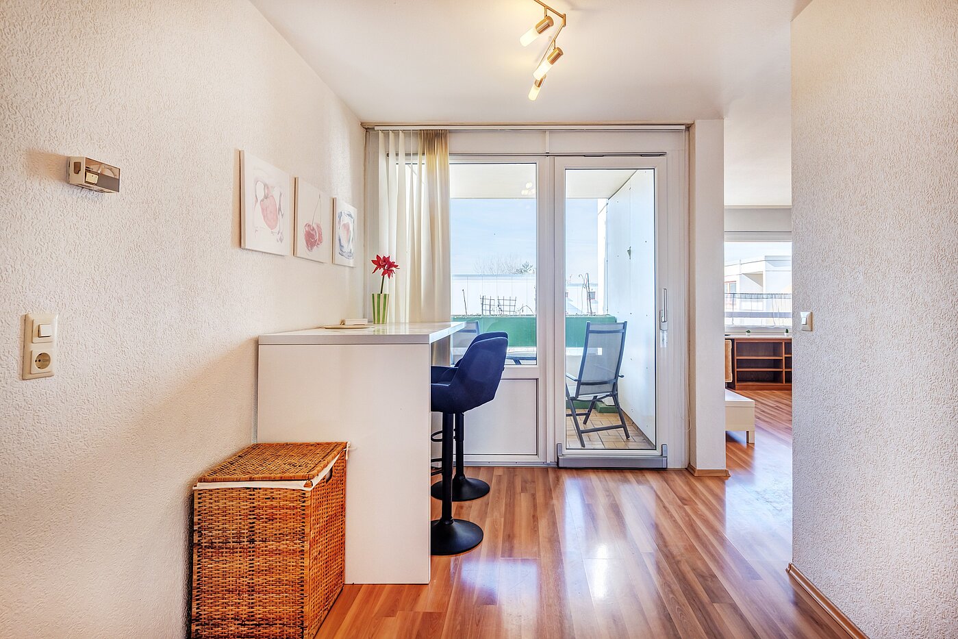 Квартира в многоэтажно доме с 2.5 комнатами | München-Hadern | 70393 | ...mit Zugang zur Loggia