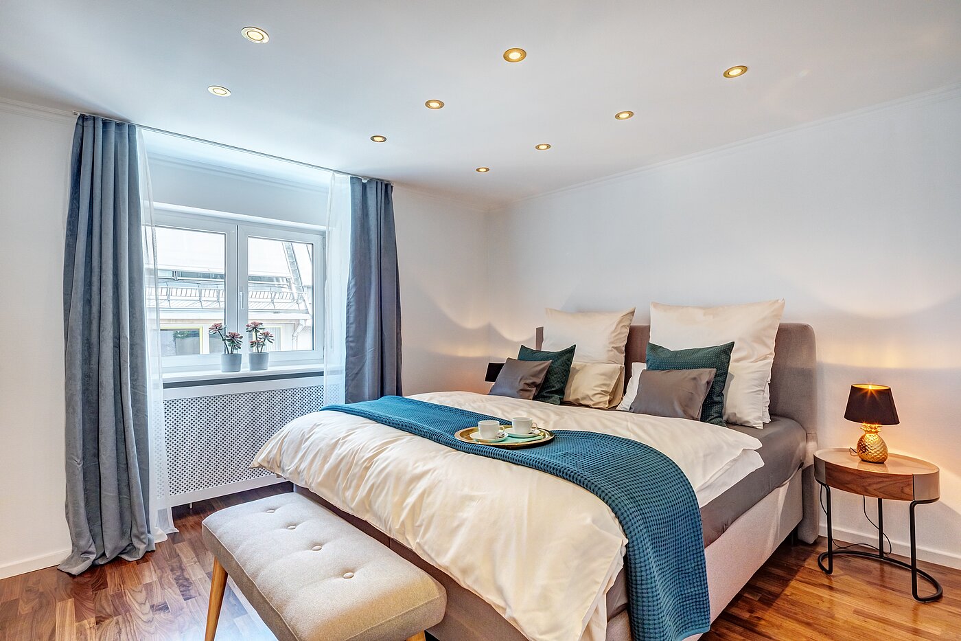 Квартира в многоэтажно доме с 2 комнатами | München-Schwabing | 70434 | ...Schlafzimmer...
